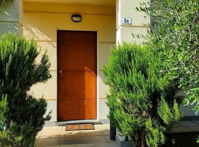 Rosmarino 300 Mt From The Вилла